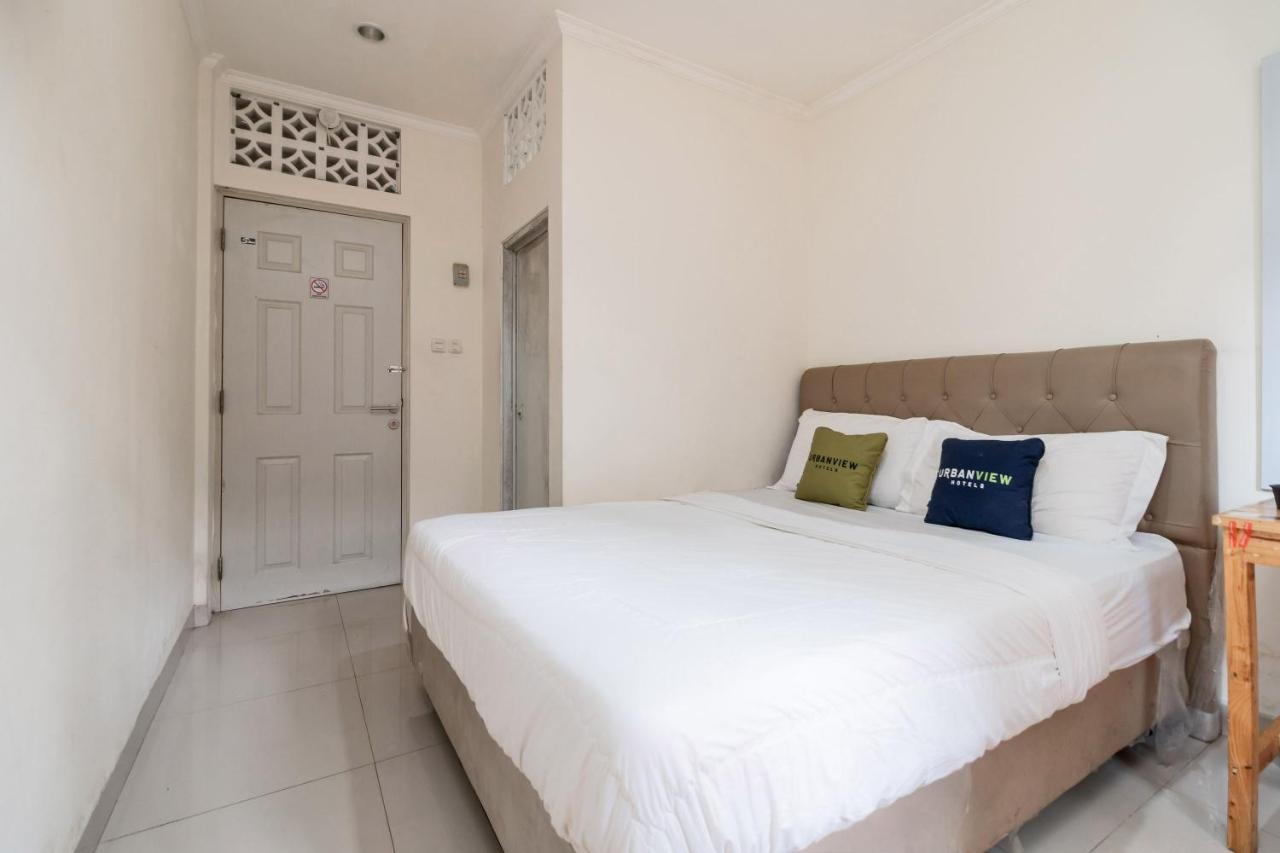 Urbanview Hotel Minongga Pondok Labu By Reddoorz Джакарта Экстерьер фото