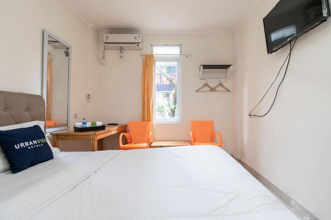 Urbanview Hotel Minongga Pondok Labu By Reddoorz Джакарта Экстерьер фото