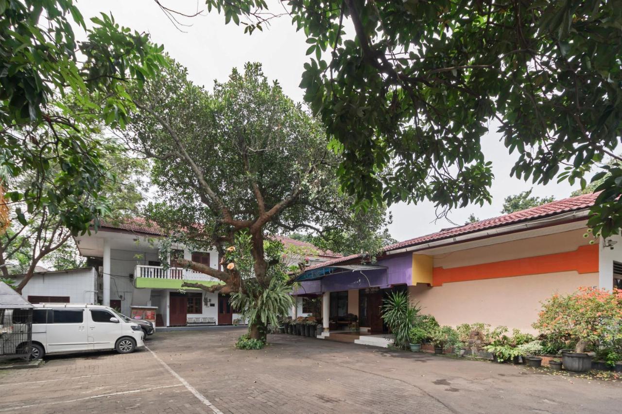 Urbanview Hotel Minongga Pondok Labu By Reddoorz Джакарта Экстерьер фото